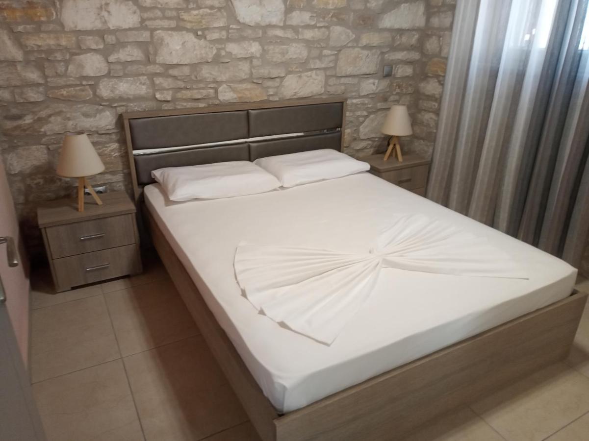 Takis Guesthouse- Laoura-Hermoupolis Екстериор снимка