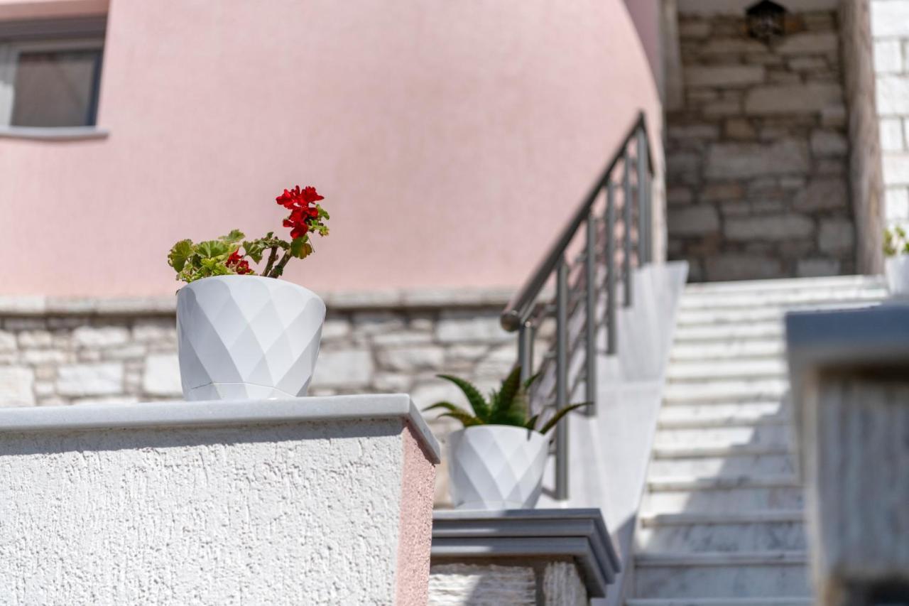 Takis Guesthouse- Laoura-Hermoupolis Екстериор снимка